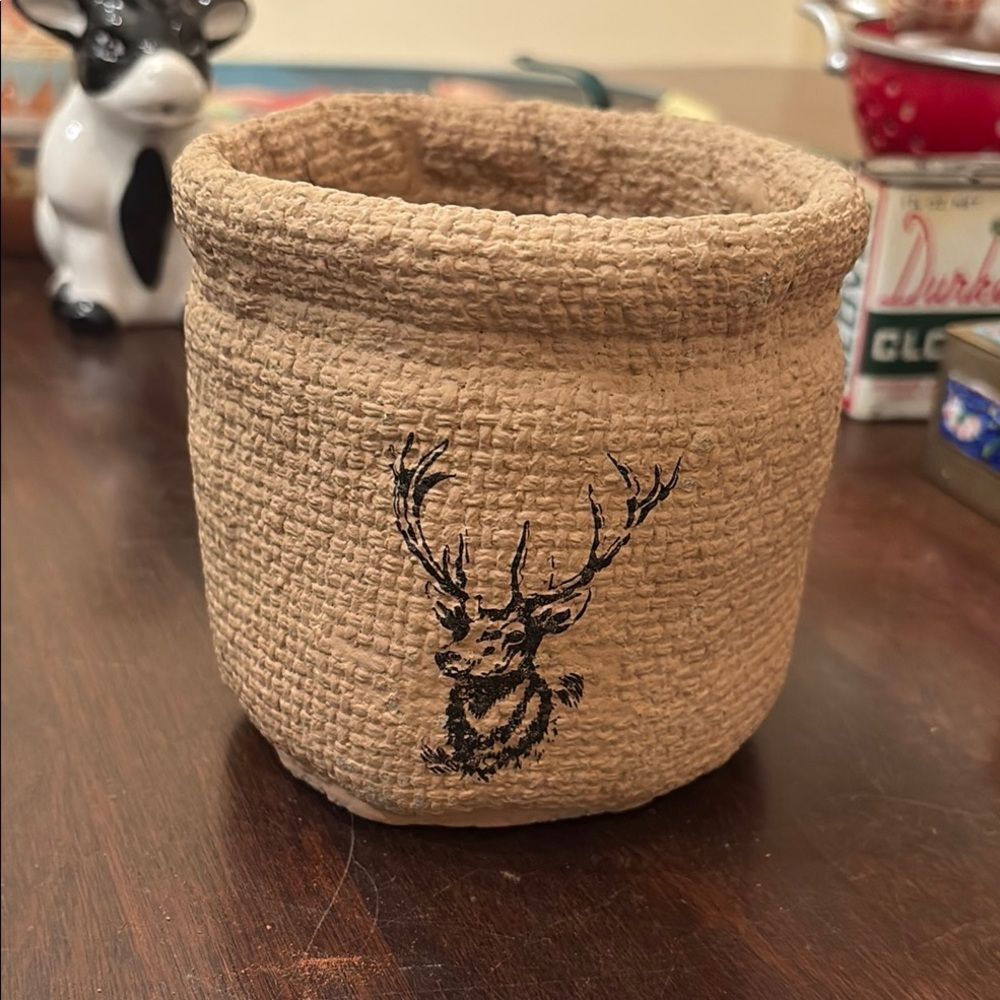 Rustic Tan Burlap Resin Deer Planter